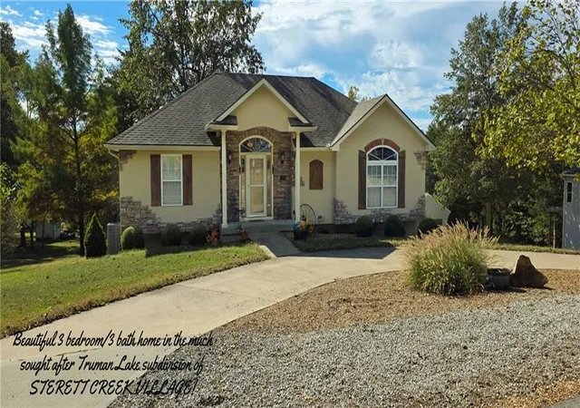 Single family home for sale at 18368 Selwyn Dr, Warsaw, MO 65355 | MLS# 2648123