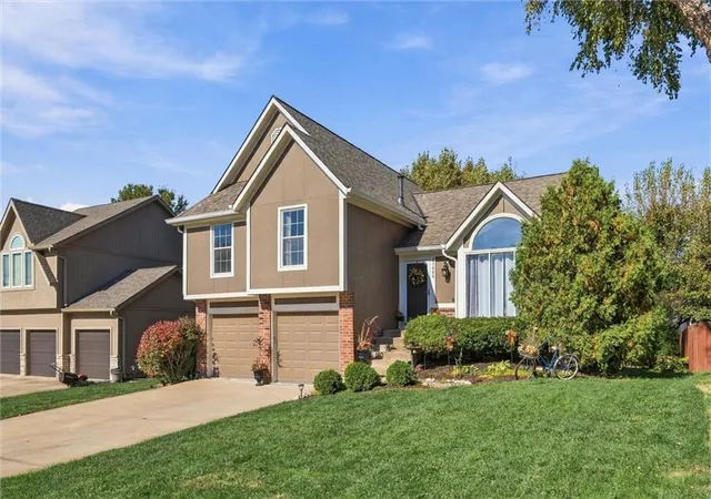 Photo 2 of Single family home for sale at 21806 W 53rd Street, Shawnee, KS 66226 | MLS# 2648126 | Listing updated on 2026-10-28