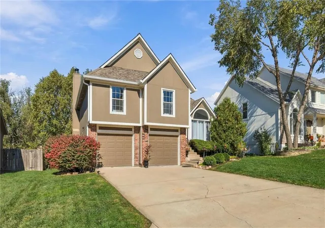 Photo 3 of Single family home for sale at 21806 W 53rd Street, Shawnee, KS 66226 | MLS# 2648126 | Listing updated on 2026-10-28