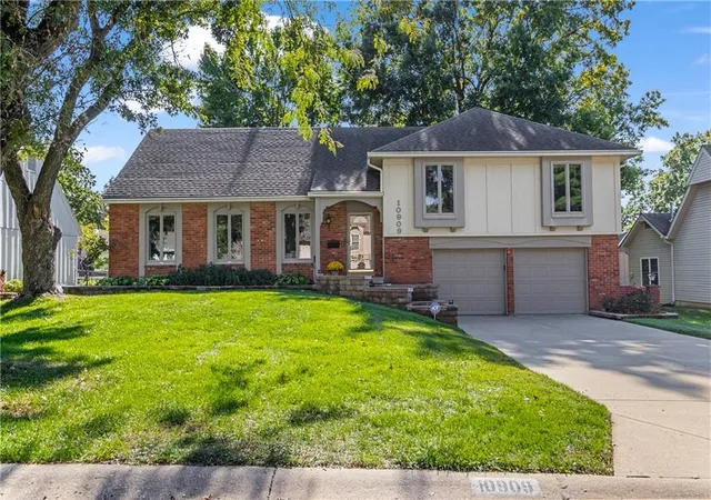 Photo 1 of Single family home for sale at 10909 W 102nd Street, Overland Park, KS 66214 | MLS# 2648130 | Listing updated on 2026-10-23