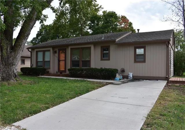Photo 4 of Single family home for sale at 225 King St, Baldwin City, KS 66006 | MLS# 2648132 | Listing updated on 2026-10-22