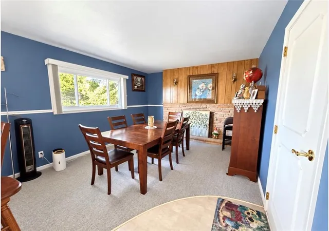 Photo 3 of Single family home for sale at 1216 W Crestview Dr, Maryville, MO 64468 | MLS# 2648134 | Listing updated on 2026-10-22