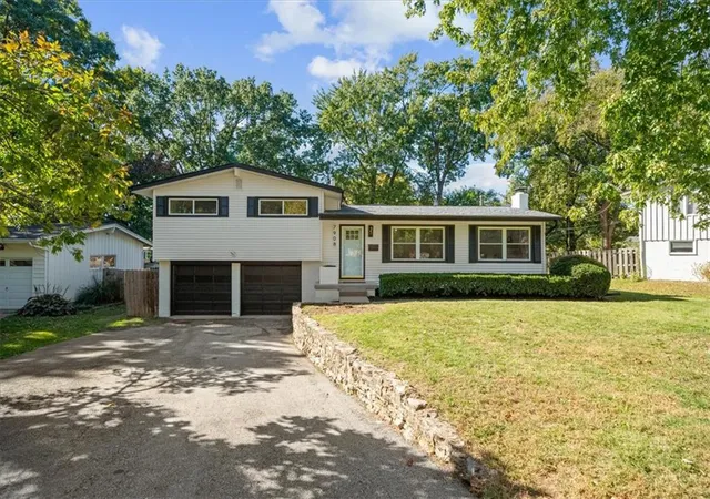 Photo 1 of Sale Pending at 7908 Windsor St, Prairie Village, KS 66208 | MLS# 2648138 | Listing updated on 2026-10-27