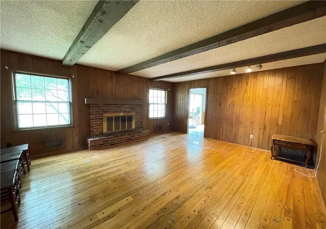 Photo 2 of Single family home for sale at 6926 W 101st Street, Overland Park, KS 66212 | MLS# 2648141 | Listing updated on 2026-10-22