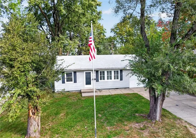 Single family home for sale at 6202 E 147th Terrace, Grandview, MO 64030 | MLS# 2648144