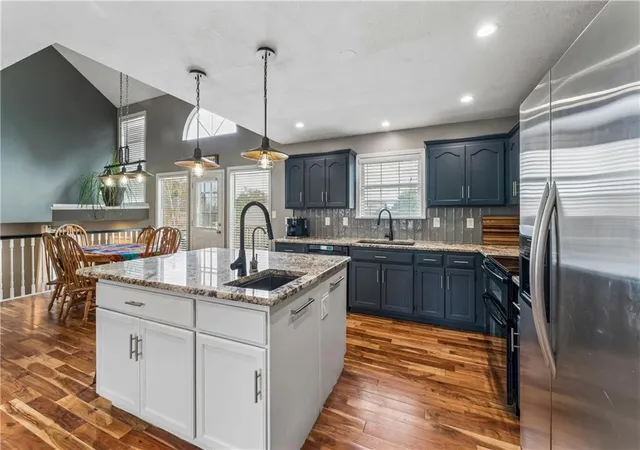 Photo 4 of Sale Pending at 1101 SE Windstar Dr, Lees Summit, MO 64081 | MLS# 2648151 | Listing updated on 2026-10-27