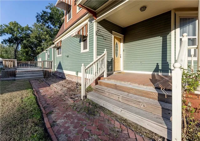 Photo 4 of Single family home for sale at 620 E Main St, Cherryvale, KS 67335 | MLS# 2648152 | Listing updated on 2026-10-27