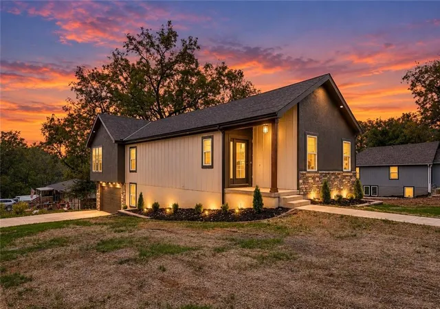 Photo 1 of Single family home for sale at 2730 S 37th Street, Kansas City, KS 66106 | MLS# 2648153 | Listing updated on 2026-10-22