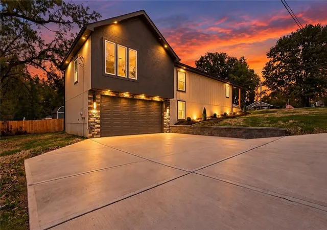 Photo 3 of Single family home for sale at 2730 S 37th Street, Kansas City, KS 66106 | MLS# 2648153 | Listing updated on 2026-10-22