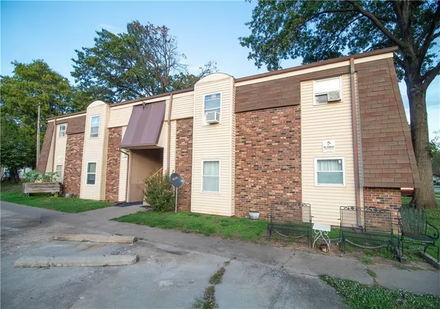 Photo 1 of Sale Pending at 205 Grant St, Coffeyville, KS 67337 | MLS# 2648156 | Listing updated on 2026-10-23