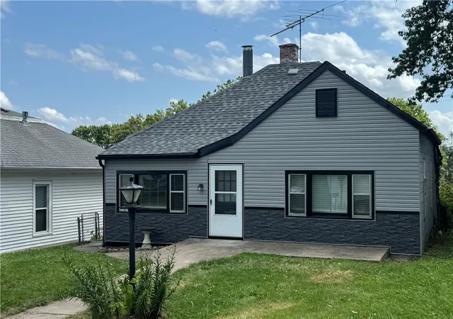 Single family home for sale at 1418 Atchison St, Atchison, KS 66002 | MLS# 2648160