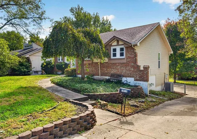 Photo 2 of Single family home for sale at 1913 SW 3rd Street, Lee's Summit, MO 64081 | MLS# 2648170 | Listing updated on 2026-10-25