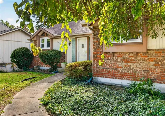 Photo 3 of Single family home for sale at 1913 SW 3rd Street, Lee's Summit, MO 64081 | MLS# 2648170 | Listing updated on 2026-10-25