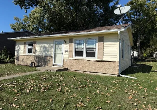 Single family home for sale at 1114 W 3rd Street, Cameron, MO 64429 | MLS# 2648174