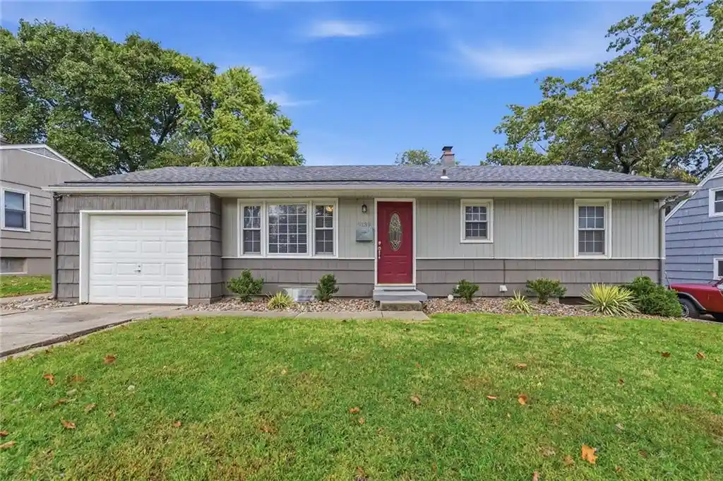 Single family home for sale at 9139 Western Hills Dr, Kansas City, MO 64114 | MLS# 2648176