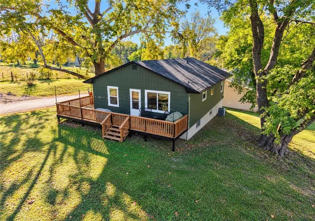Photo 1 of Single family home for sale at 116 S Elm St, Stanberry, MO 64489 | MLS# 2648182 | Listing updated on 2026-10-22