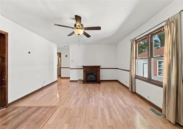 Photo 4 of Sale Pending at 1504 9th Avenue, Leavenworth, KS 66048 | MLS# 2648183 | Listing updated on 2026-10-23