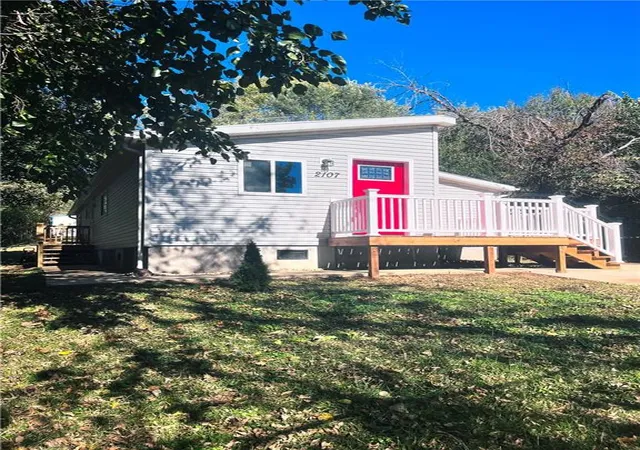 Photo 2 of Single family home for sale at 2107 Oscar St, Saint Joseph, MO 64505 | MLS# 2648189 | Listing updated on 2026-10-22
