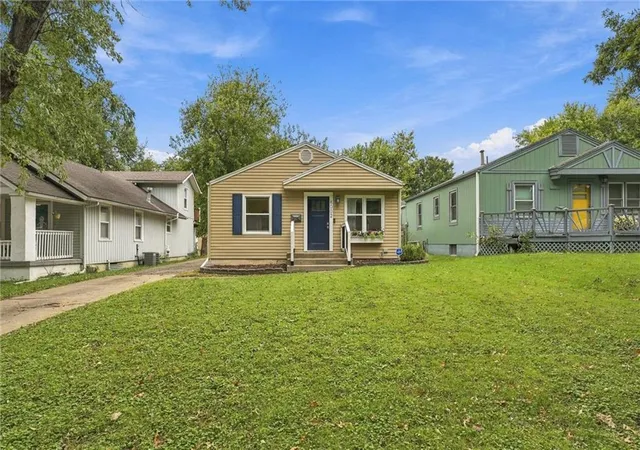 Photo 1 of Single family home for sale at 8002 Main St, Kansas City, MO 64114 | MLS# 2648190 | Listing updated on 2026-10-30