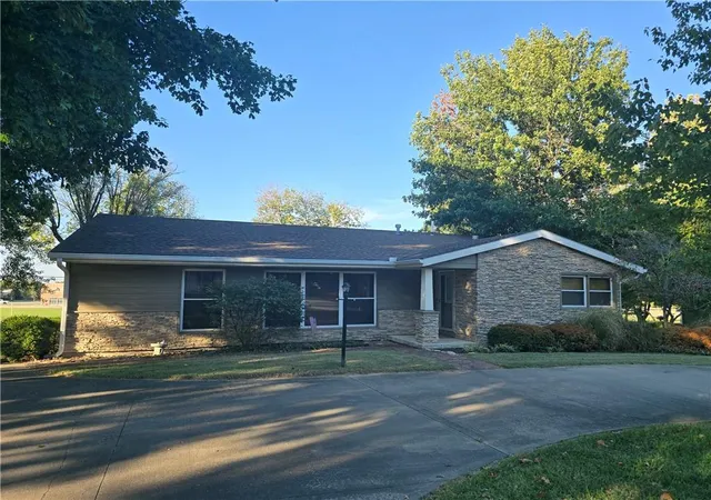 Single family home for sale at 609 Meadow Ln, Fort Scott, KS 66701 | MLS# 2648195