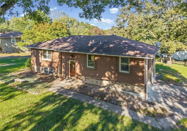 Photo 1 of Single family home for sale at 1003 N Garner St, Richmond, MO 64085 | MLS# 2648198 | Listing updated on 2026-10-22