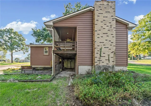 Photo 3 of Single family home for sale at 1003 N Garner St, Richmond, MO 64085 | MLS# 2648198 | Listing updated on 2026-10-22