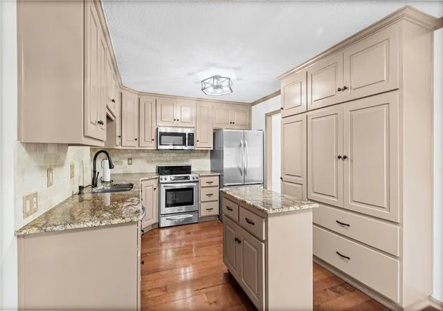 Photo 4 of Single family home for sale at 1003 N Garner St, Richmond, MO 64085 | MLS# 2648198 | Listing updated on 2026-10-22