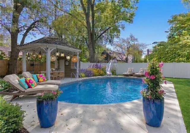 Photo 1 of Single family home for sale at 639 W 55 Street, Kansas City, MO 64113 | MLS# 2648217 | Listing updated on 2026-10-29