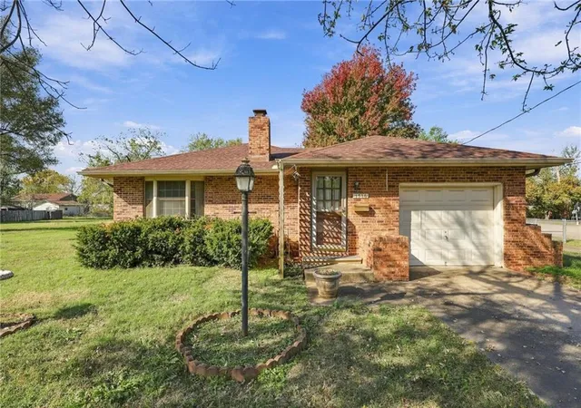 Photo 1 of Single family home for sale at 1516 S Margrave St, Fort Scott, KS 66701 | MLS# 2648220 | Listing updated on 2026-10-28