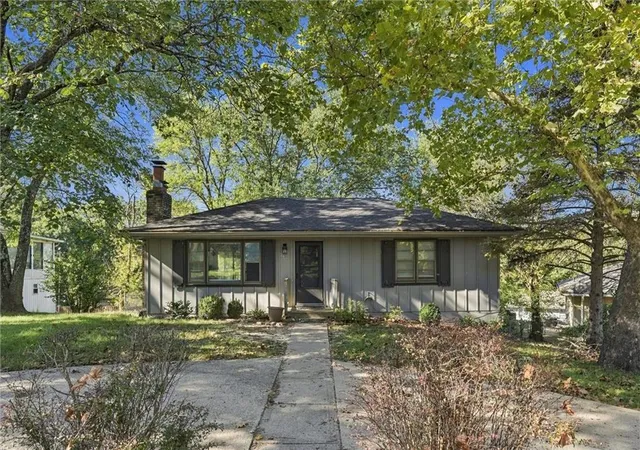 Single family home for sale at 2206 Wilson Ave, Leavenworth, KS 66048 | MLS# 2648222