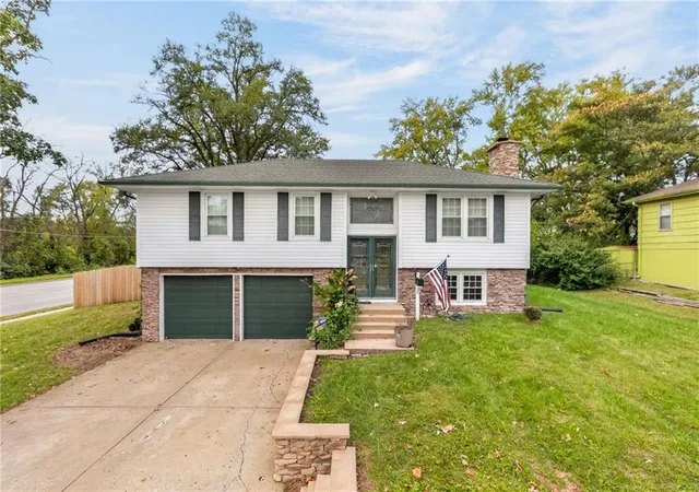 Single family home for sale at 9418 Fairwood Dr, Kansas City, MO 64138 | MLS# 2648223