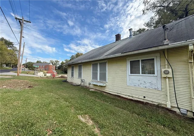 Photo 2 of Single family home for sale at 1301 E Mechanic Ave, Independence, MO 64050 | MLS# 2648225 | Listing updated on 2026-10-22