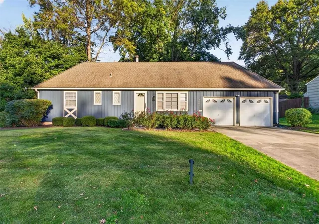 Single family home for sale at 7601 Russell St, Overland Park, KS 66204 | MLS# 2648228