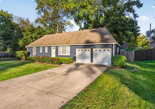 Photo 1 of Single family home for sale at 7601 Russell St, Overland Park, KS 66204 | MLS# 2648228 | Listing updated on 2026-10-28