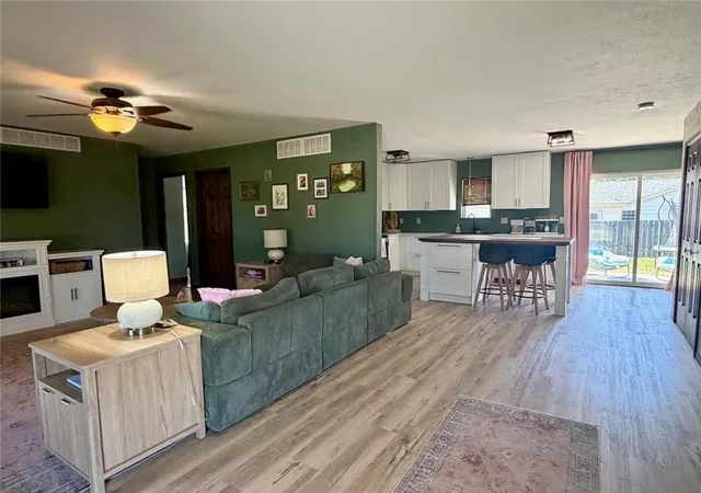 Photo 4 of Single family home for sale at 1004 S 15th Street, Burlington, KS 66839 | MLS# 2648233 | Listing updated on 2026-10-22