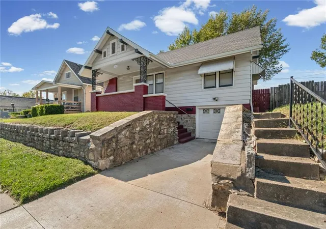 Photo 2 of Single family home for sale at 2034 Van Brunt Blvd, Kansas City, MO 64127 | MLS# 2648238 | Listing updated on 2026-10-28