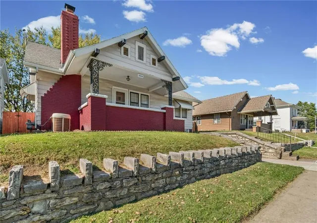Photo 3 of Single family home for sale at 2034 Van Brunt Blvd, Kansas City, MO 64127 | MLS# 2648238 | Listing updated on 2026-10-28