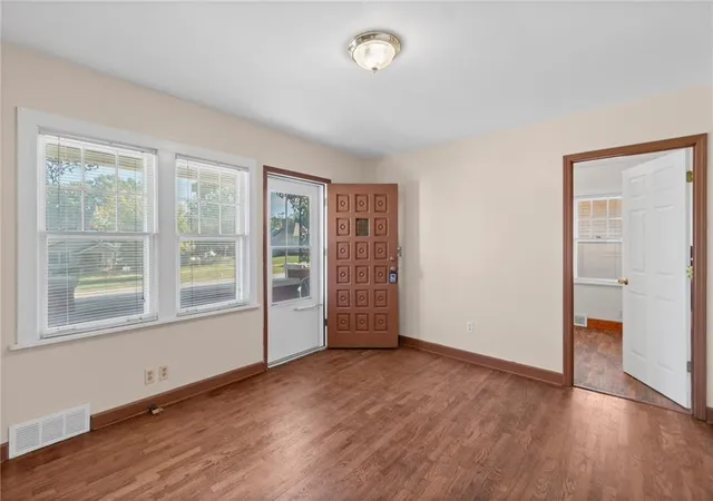 Photo 4 of Single family home for sale at 2034 Van Brunt Blvd, Kansas City, MO 64127 | MLS# 2648238 | Listing updated on 2026-10-28
