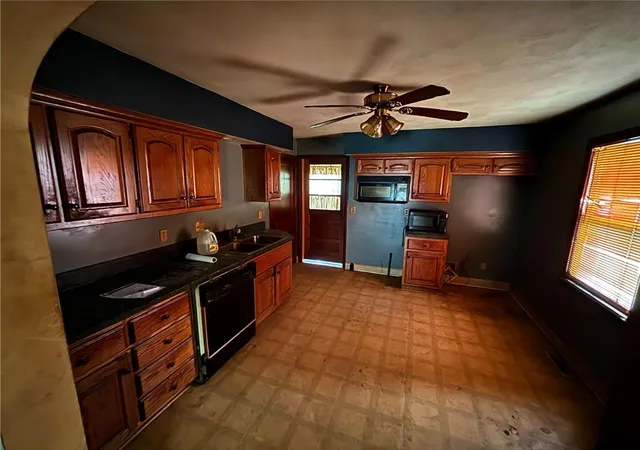 Photo 3 of Single family home for sale at 710 Pine St, Belton, MO 64012 | MLS# 2648253 | Listing updated on 2026-10-22
