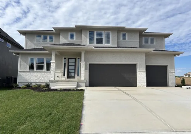 Single family home for sale at 1816 SW Arbormist Dr, Lees Summit, MO 64082 | MLS# 2648254