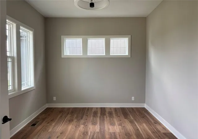 Photo 2 of Single family home for sale at 1816 SW Arbormist Dr, Lees Summit, MO 64082 | MLS# 2648254 | Listing updated on 2026-10-28