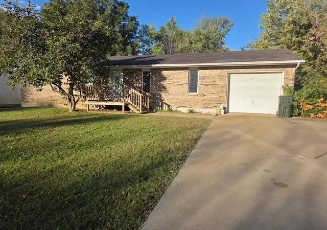 Photo 1 of Single family home for sale at 1705 N Washington St, Nevada, MO 64772 | MLS# 2648259 | Listing updated on 2026-10-30