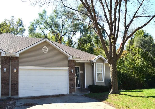 Photo 1 of Townhouse for sale at 3101 Ne 63 Terrace, Kansas City, MO 64119 | MLS# 2648262 | Listing updated on 2026-10-27