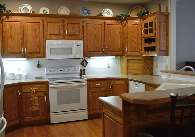 Photo 2 of Townhouse for sale at 3101 Ne 63 Terrace, Kansas City, MO 64119 | MLS# 2648262 | Listing updated on 2026-10-27