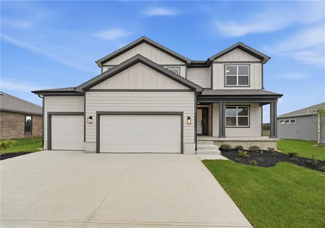 Photo 1 of Single family home for sale at 18555 W 195th Street, Spring Hill, KS 66083 | MLS# 2648264 | Listing updated on 2026-10-22