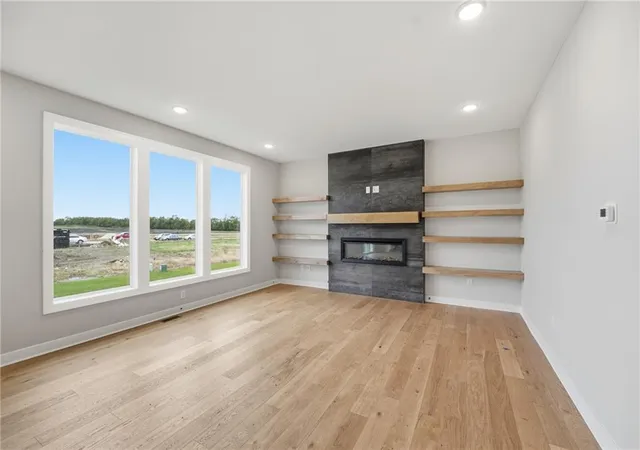 Photo 3 of Single family home for sale at 18555 W 195th Street, Spring Hill, KS 66083 | MLS# 2648264 | Listing updated on 2026-10-22