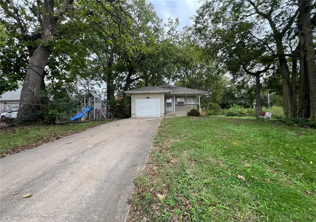 Photo 1 of Single family home for sale at 2509 Cleveland Ave, Kansas City, MO 64127 | MLS# 2648268 | Listing updated on 2026-10-22