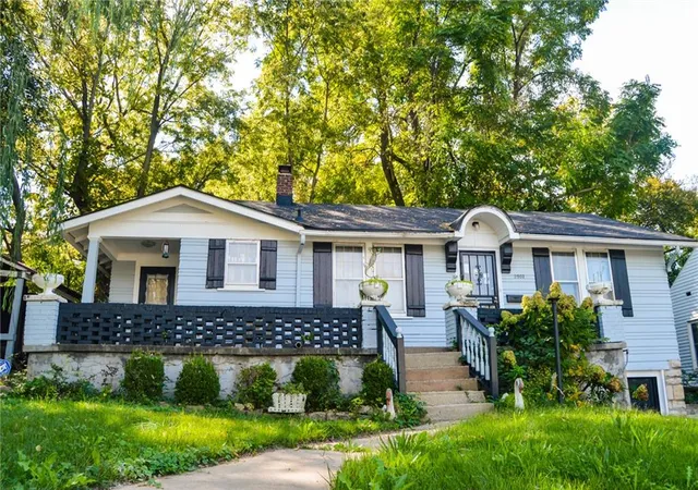 Photo 1 of Single family home for sale at 2503 Grandview Blvd, Kansas City, KS 66102 | MLS# 2648270 | Listing updated on 2026-10-22