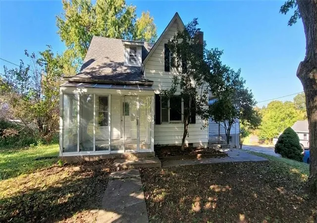 Photo 1 of Single family home for sale at 720 W 1st Street, Carrollton, MO 64633 | MLS# 2648274 | Listing updated on 2026-10-22