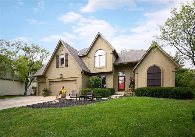 Photo 2 of Single family home for sale at 10830 S Cedar Niles Blvd, Olathe, KS 66061 | MLS# 2648276 | Listing updated on 2026-10-23